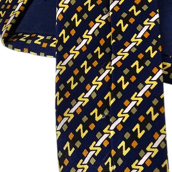 Versace V2 Classic 100% Silk Tie - Picture 6 of 7